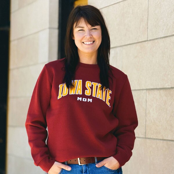 Artisans 2026 Iowa State Mom Cardinal Crewneck Sweatshirt